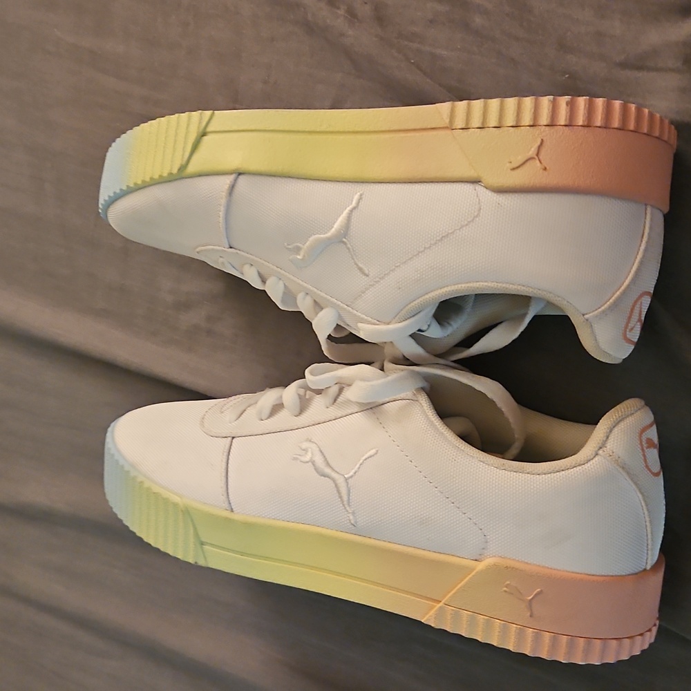 Size 7 Puma White Sneakers with Yellow Accents - Picture 4 of 6
